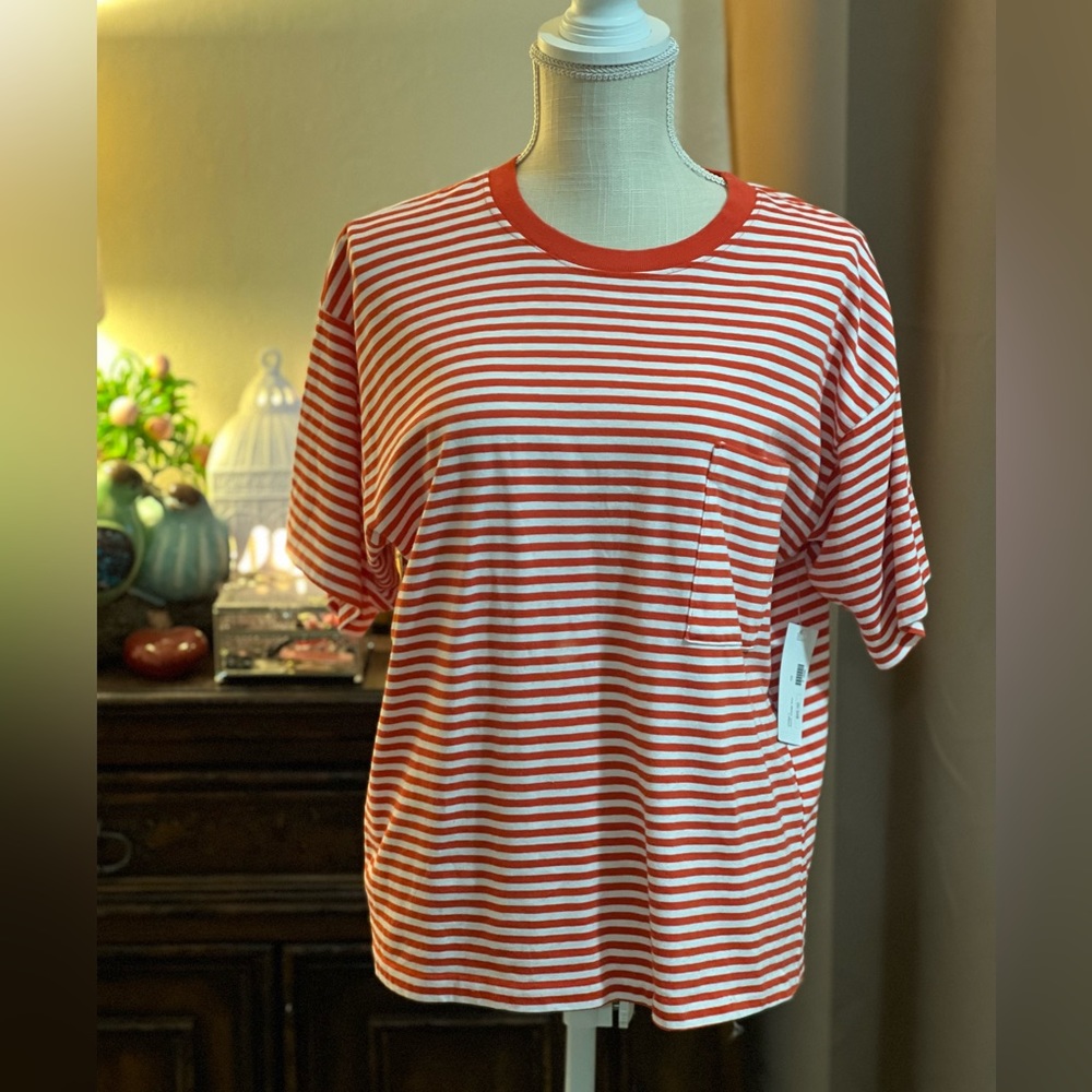 Hemline shirt red and white stripes